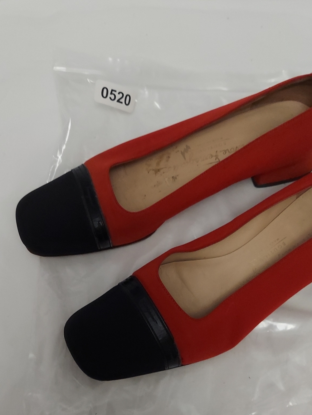VTG Salvatore Ferragamo Cap Toe Pumps Block Heel 1" Womens 7.5 - Picture 9 of 12